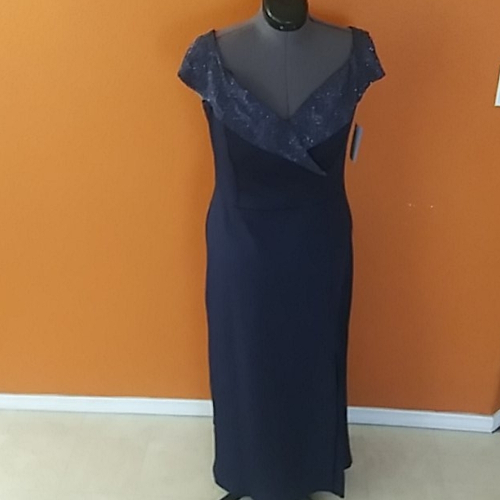 Formal Dress - Picture 2 of 9